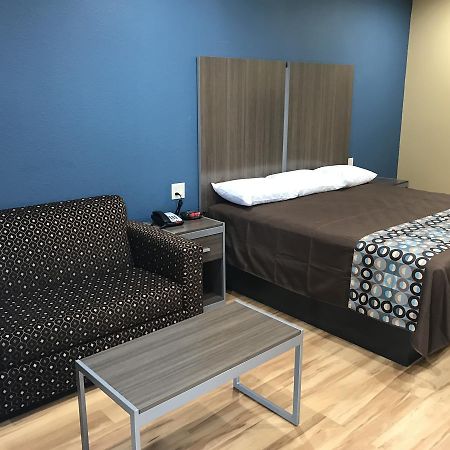 Deluxe Inn & Suites - باي تاون المظهر الخارجي الصورة