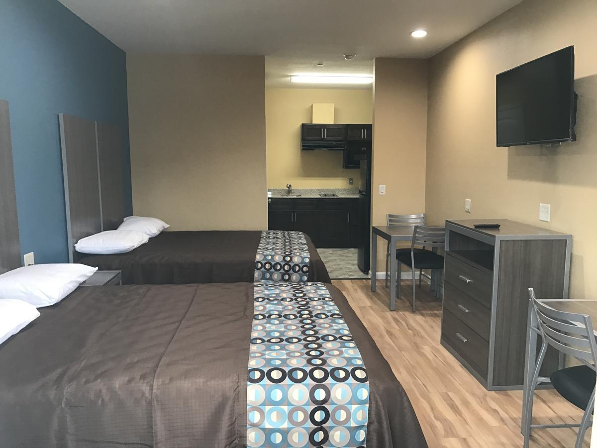 Deluxe Inn & Suites - باي تاون المظهر الخارجي الصورة